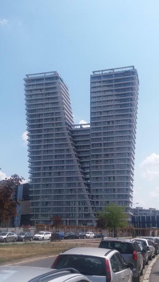 Апартаменты H+ Apartman Letiste Praha Экстерьер фото